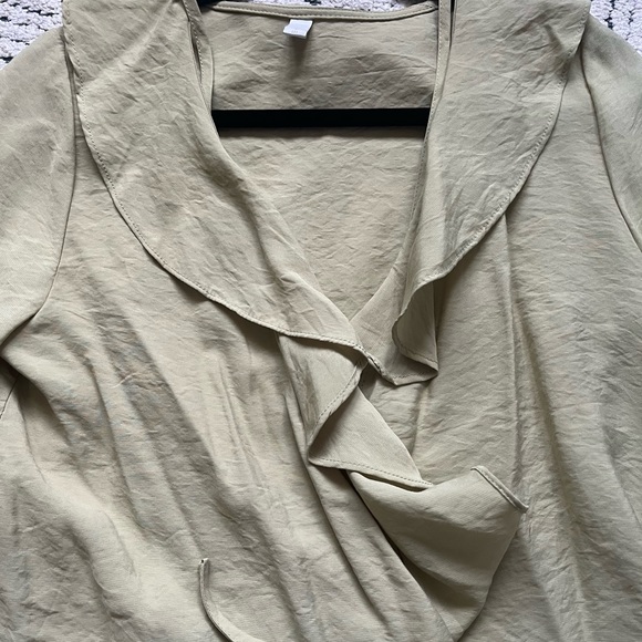 Linen blend ruffled wrap shirt - Picture 2 of 2